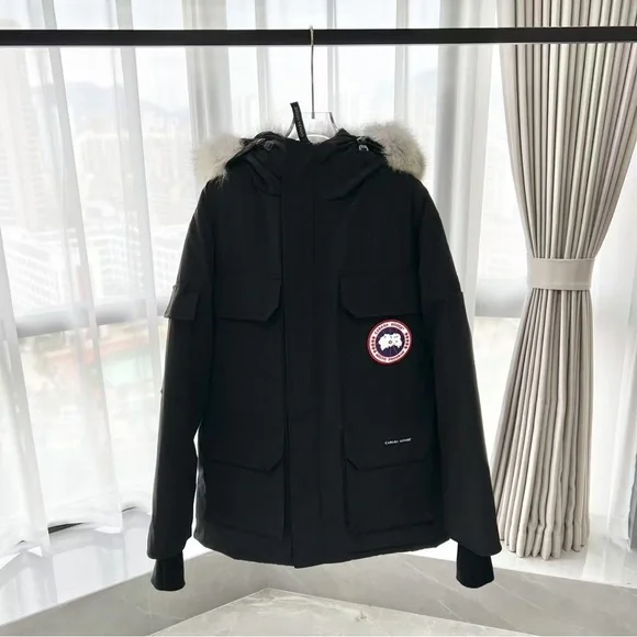 Canada Goose Men's Coat，Very comfortable to wear - Picture 3 of 9